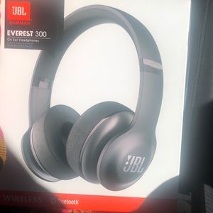 JBL Everest 300 on Ear Headphones (Black)